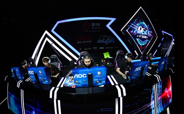 通过与国际 通过与国际