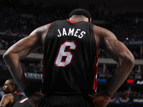 而在控球端 而在控球端